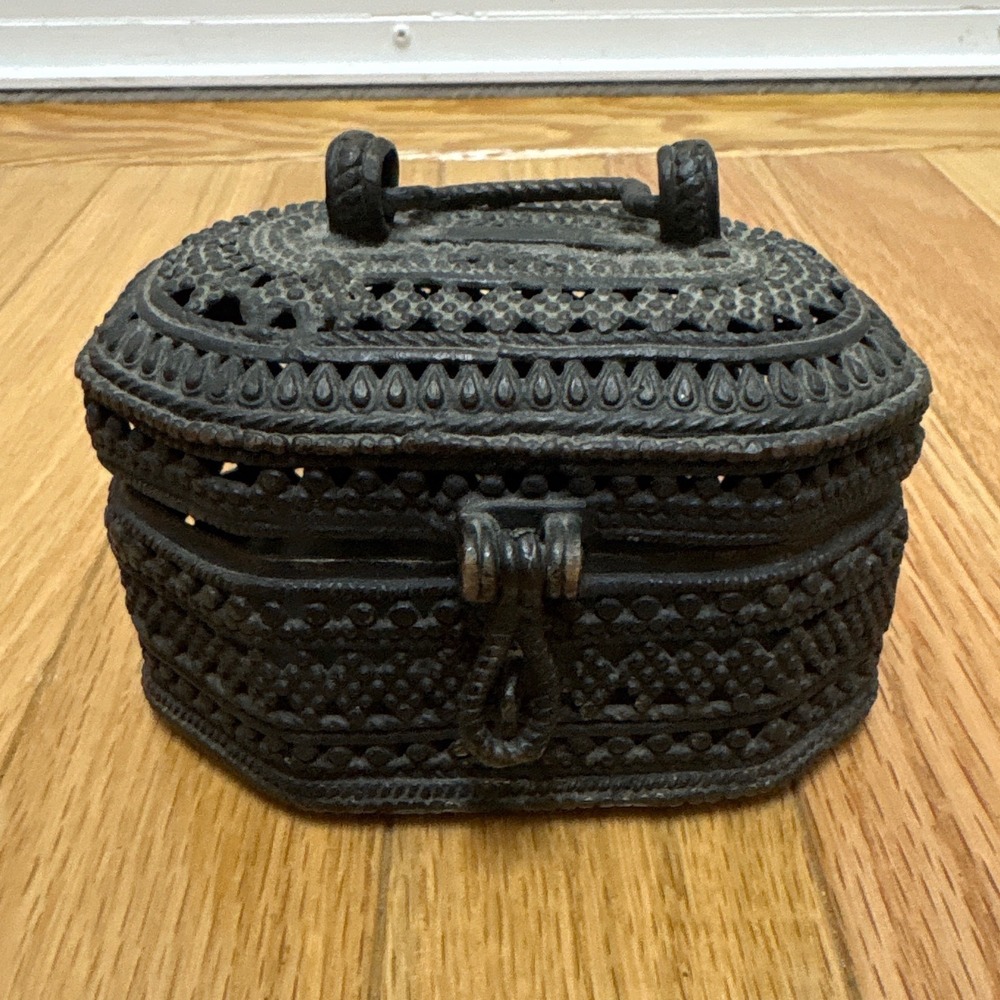 Vintage Bronze Filigree Indian Lost Wax Cast Hand Crafted Metal 
Jewelry Box